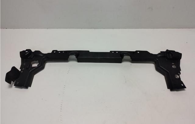 Повітропровід / дефлектор радіатора, верхній LR098605 LAND ROVER