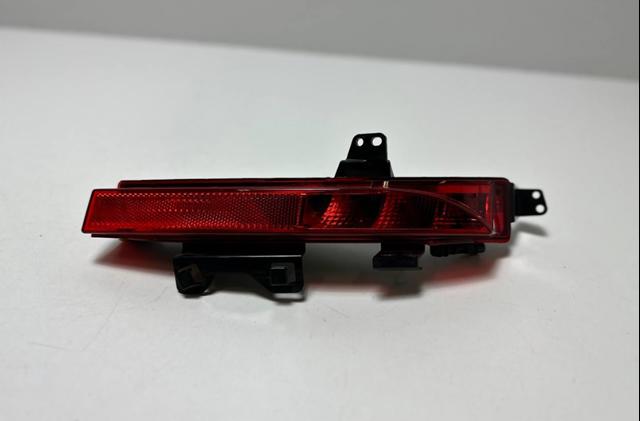 Протівотуманнка задня, права LR102041 LAND ROVER