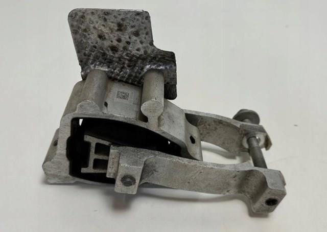 Задня подушка двигуна LR114070 LAND ROVER