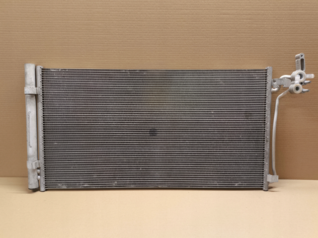 Радіатор охолодження кондиціонера LR115952 LAND ROVER