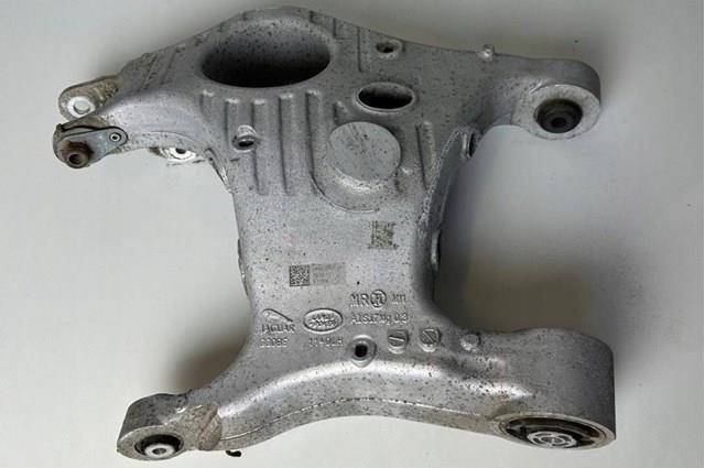 Балансир задній нижній, лівий LR116285 LAND ROVER
