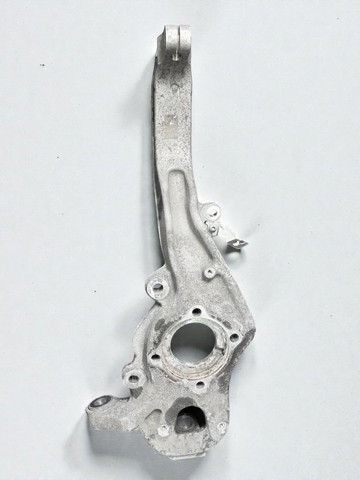 Цапфа поворотного кулака LR138444 LAND ROVER