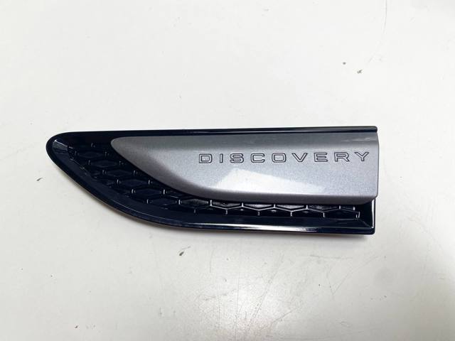 Накладка переднього правого крила LR142550 LAND ROVER