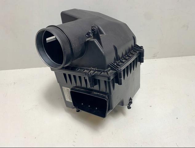 Корпус повітряного фільтра LR172971 LAND ROVER
