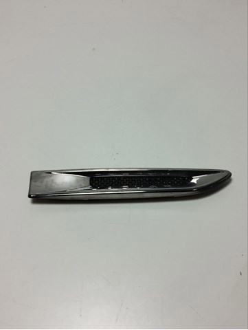Молдинг переднього правого крила T2H1101 JAGUAR