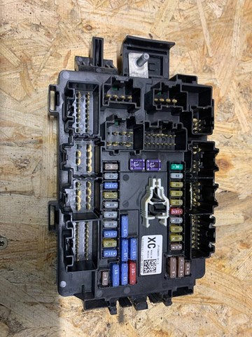 Корпус запобіжників 103440901C TESLA