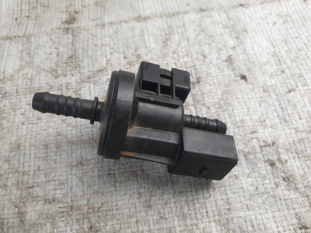 Клапан парів бака 06E906517A VAG