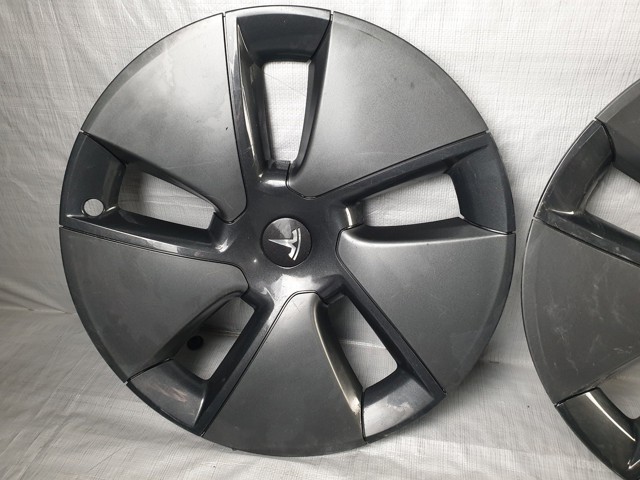 Ковпаки на колеса 104427100A TESLA