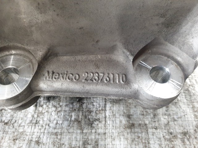 Кулак поворотний правий 33306876652 BMW