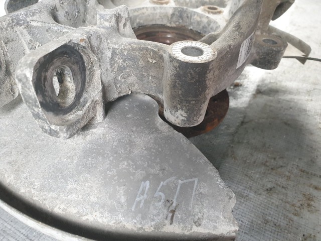 Цапфа - поворотний кулак задній, правий 8K0505432AR VAG
