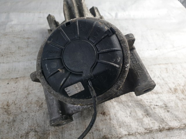 Права подушка двигуна 8R0199381 VAG