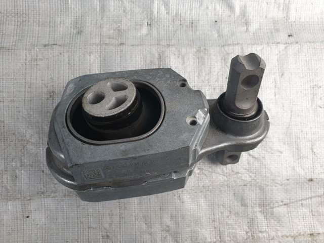 Подушка (опора) двигуна, права нижня A2432404400 MERCEDES