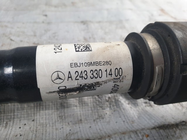 Вісь передня A2433301400 MERCEDES