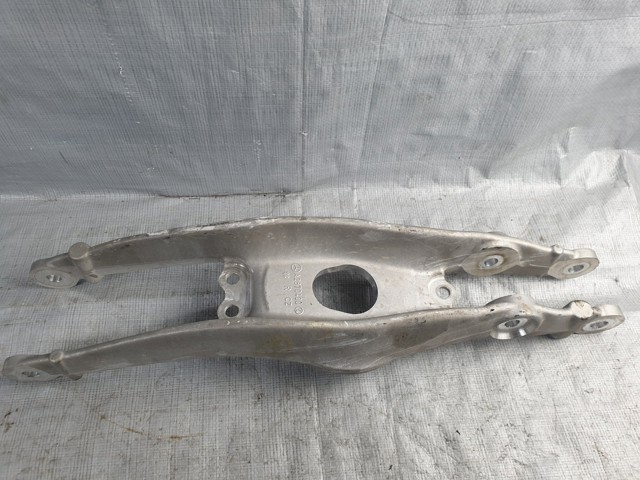 Балансир задній нижній, правий A2973520400 MERCEDES