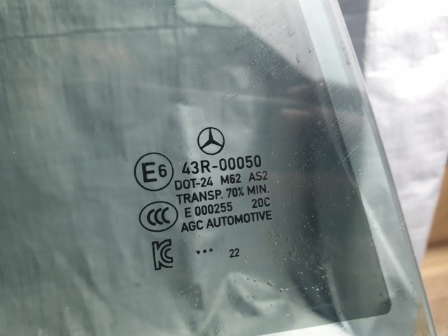 Скло передніх дверей, правих A2977251200 MERCEDES