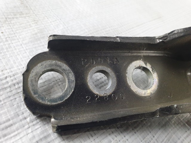 Петля передніх дверей, правих BB5Z7822800C FORD