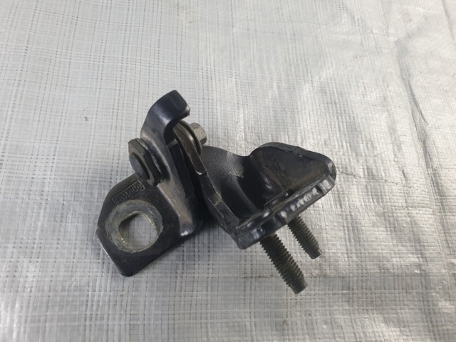 Петля задніх лівих дверей BB5Z7826801C FORD