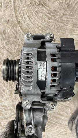 Авто генератор 06L903024H VAG