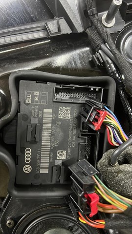 Блок комфорту передніх дверей 4G8959793H VAG