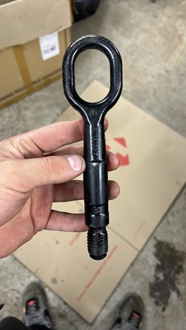 Крюк буксирувальний передній 8K0805615 VAG