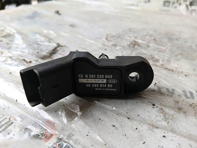 MAP сенсор 0261230043 PEUGEOT