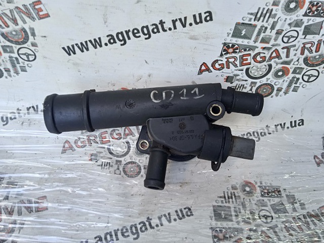Фланець системи охолодження (трійник) 038121132D VAG