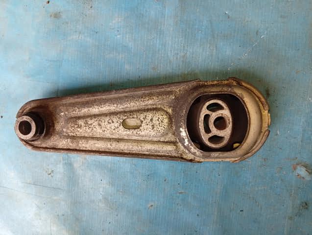 Задня подушка двигуна 112383665R RENAULT