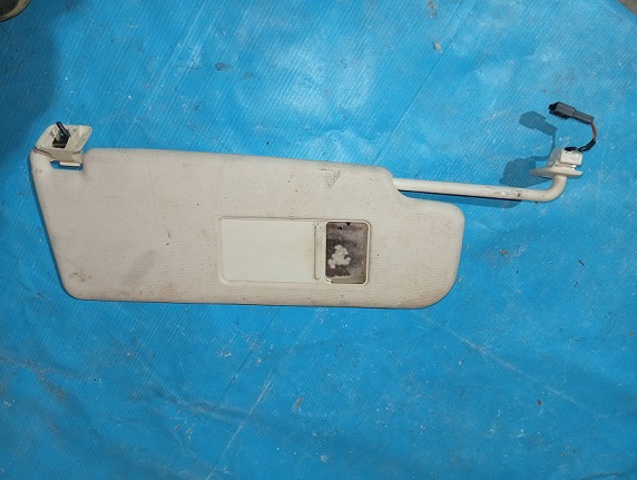Козирок сонцезахисний 1K0857551N VAG