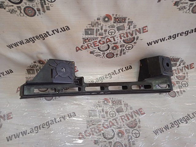 Кріплення бампера 1T0807889 VAG