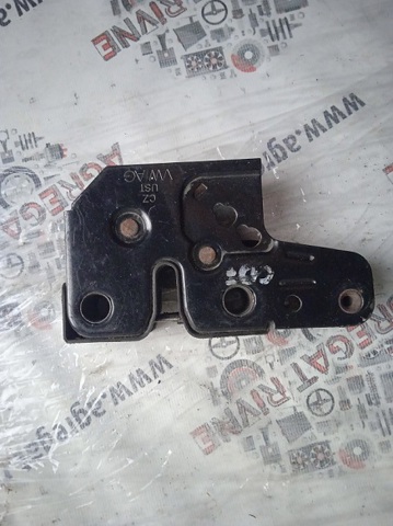 Замок кришки капота 1T0823509C VAG