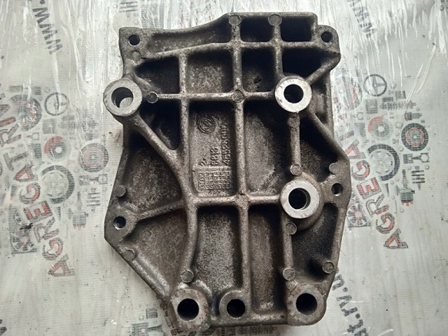 Кронштейн компресора кондиціонера 46526000 FIAT