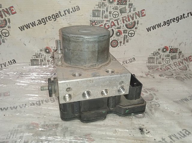 Блок АБС гідравлічний 476601348R RENAULT