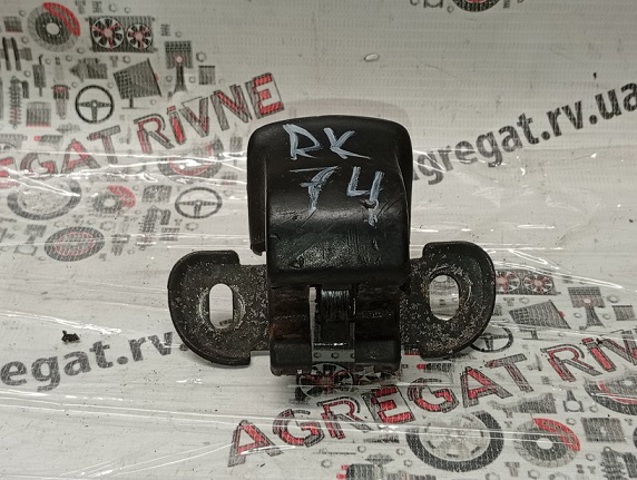 Замок задньої правої двостулкової двері, нижній 8200031626 RENAULT
