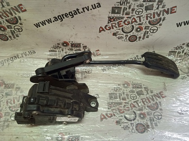 Датчик положення педалі акселератора (газу) 8200089851 RENAULT