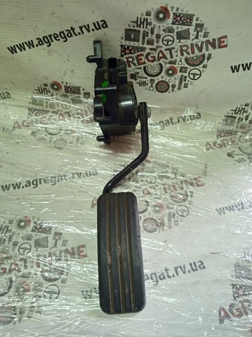 Підаль газу 8200436864 RENAULT