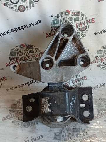 Права опора двигуна 8200592642 RENAULT