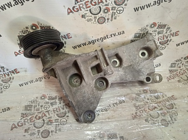 Кріплення генератора 8200663057 RENAULT