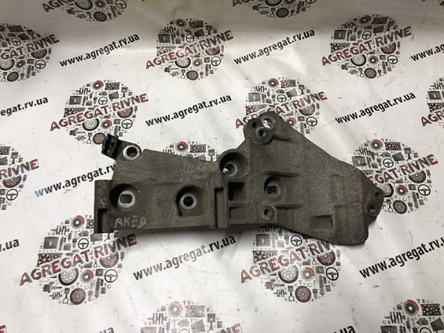 Кріплення генератора 8200669494 RENAULT