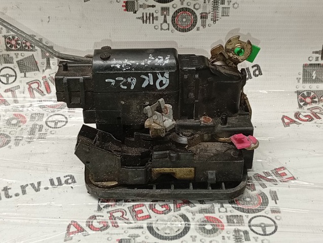 Замок водійських дверей 8200727508 RENAULT