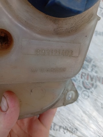 Розширювальний бачок охолодження 893121403 VAG
