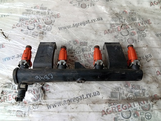 Паливна рампа 9636520780 PEUGEOT