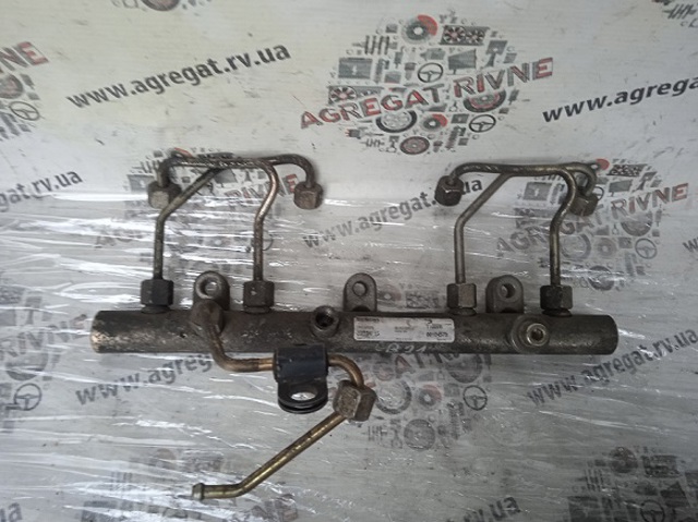 Рампа форсунок системи упорскування палива 9640387980 PEUGEOT