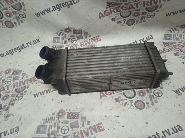 Охолоджувач наддувочного повітря 9645965180 PEUGEOT