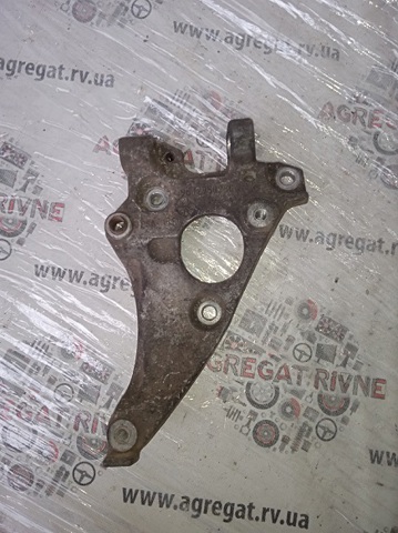 Кронштейн компресора кондиціонера 9672950980 PEUGEOT