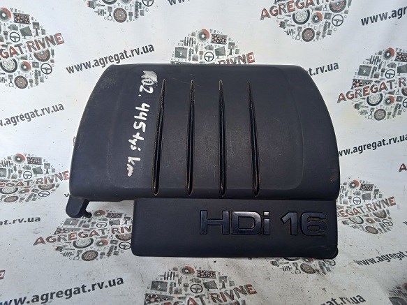 Кришка двигуна декоративна 9685582980 PEUGEOT