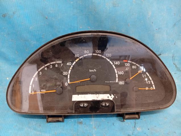 щиток приладу A0014464521 MERCEDES