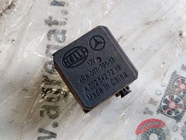 Реле електричне багатофункціональне A0025427219 MERCEDES