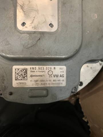 Авто генератор 4N0903028R VAG