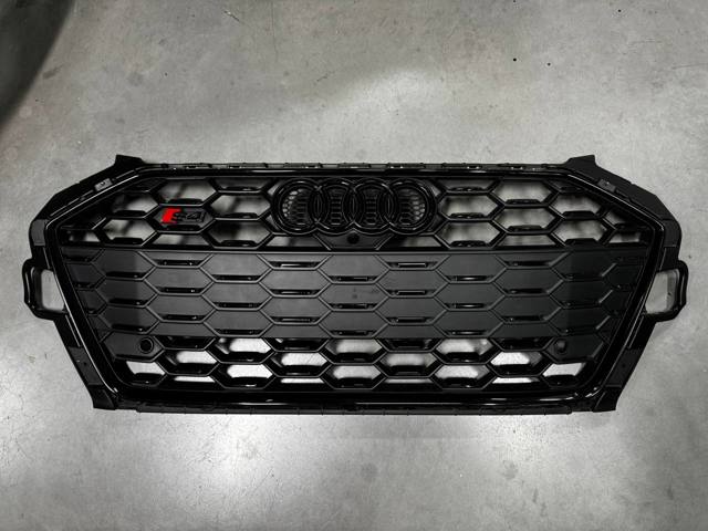 Захисна решітка радіатора 8W0853651DMCKA VAG