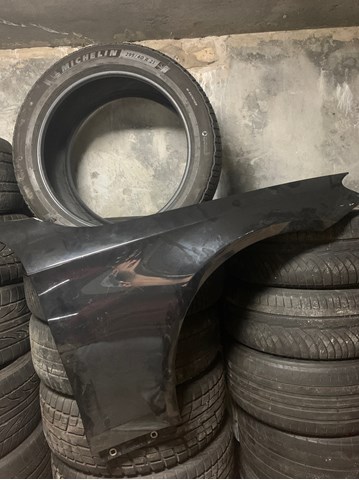 Переднє праве крило 2228800218 MERCEDES